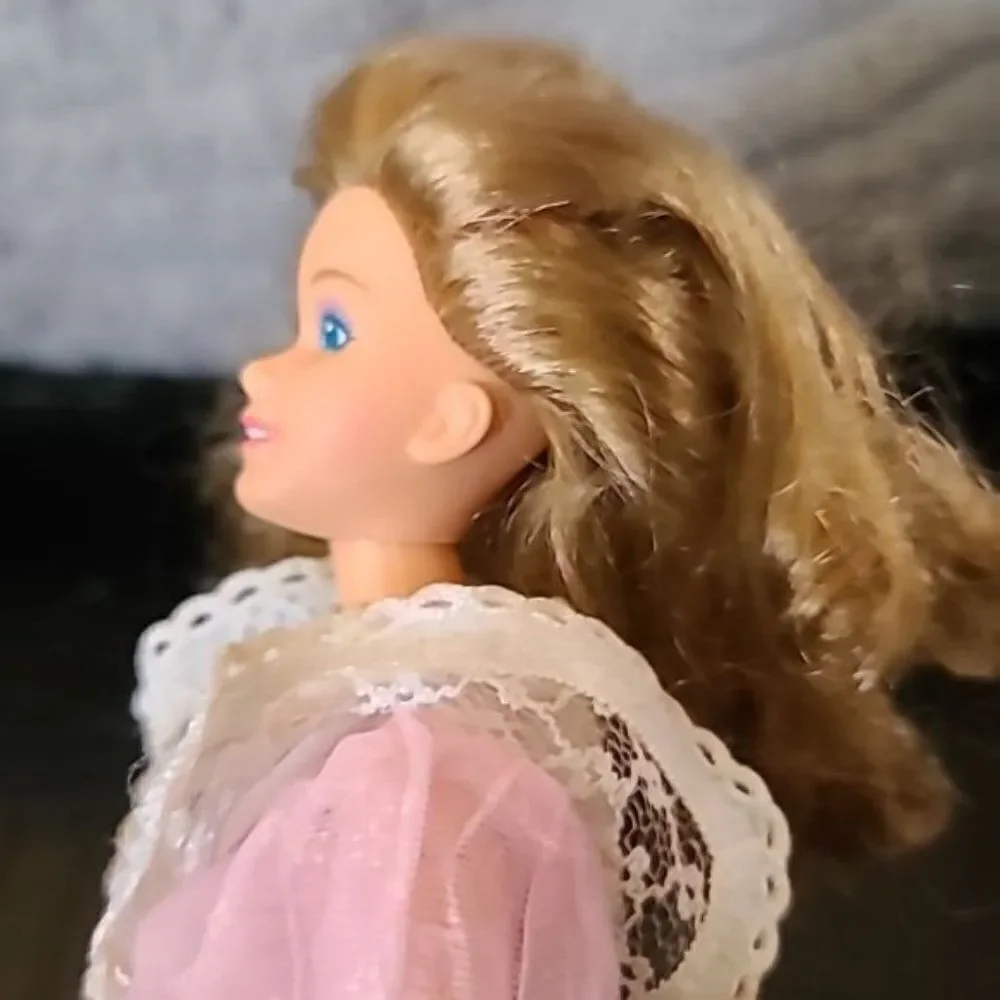 Vintage Mattel 1986 Barbie The Heart Family Mom Doll Brunette Pink Dress